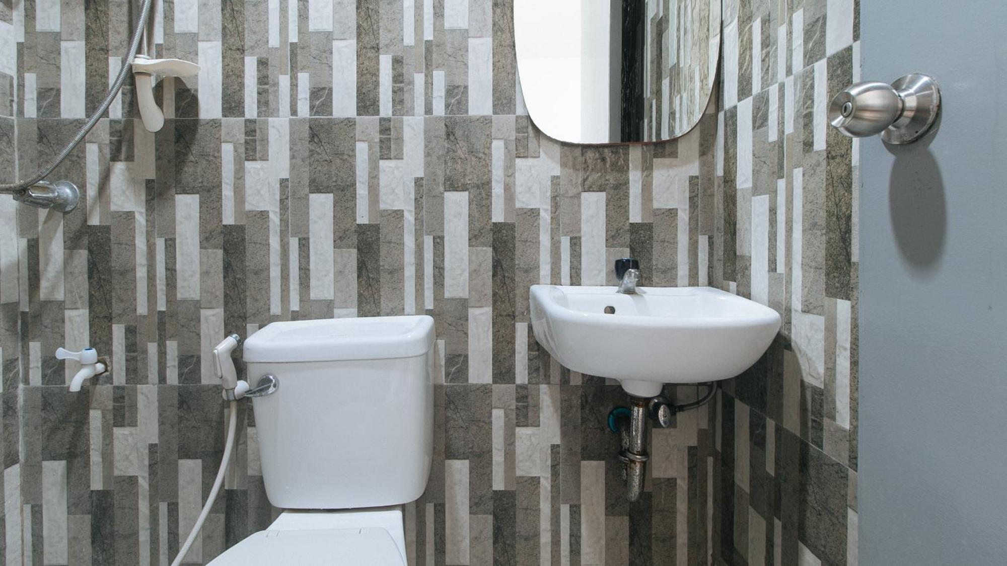 Reddoorz At Fat J Apartelle Mactan Cebu Екстер'єр фото