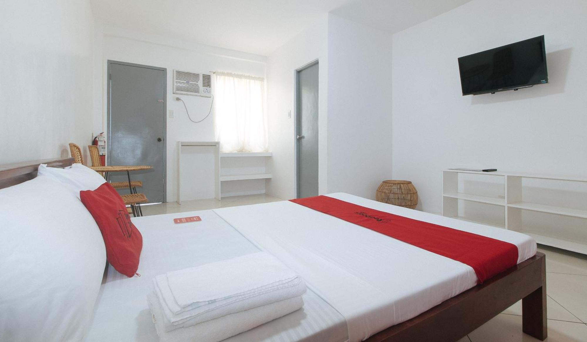Reddoorz At Fat J Apartelle Mactan Cebu Екстер'єр фото