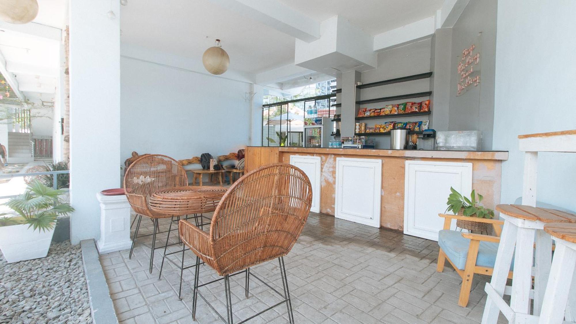 Reddoorz At Fat J Apartelle Mactan Cebu Екстер'єр фото