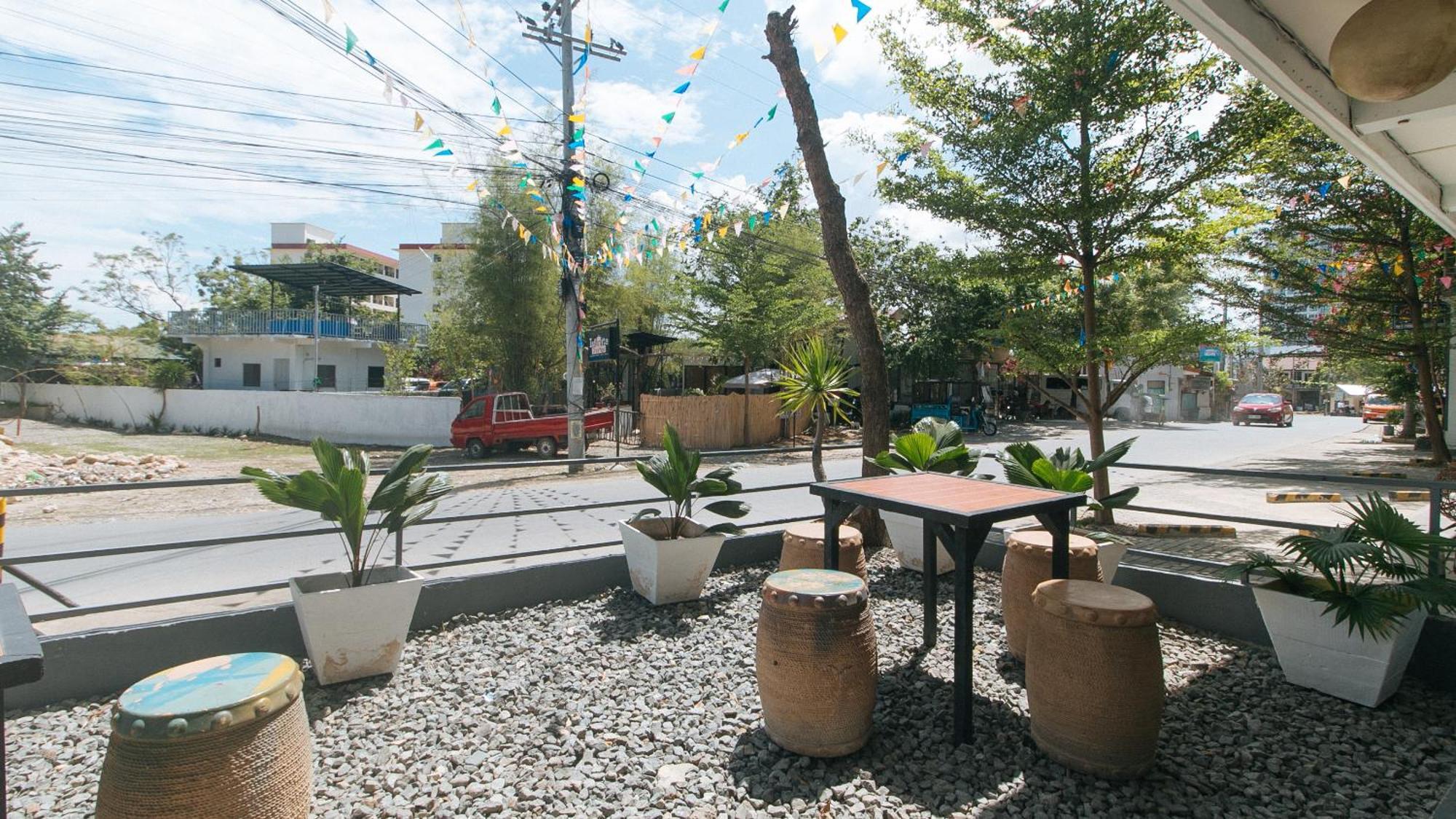 Reddoorz At Fat J Apartelle Mactan Cebu Екстер'єр фото